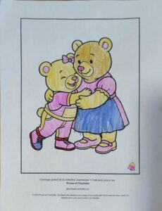 Les Petits Artistes dessin de jeanniesse qui fais un calin a maman ours coloriers par un enfant